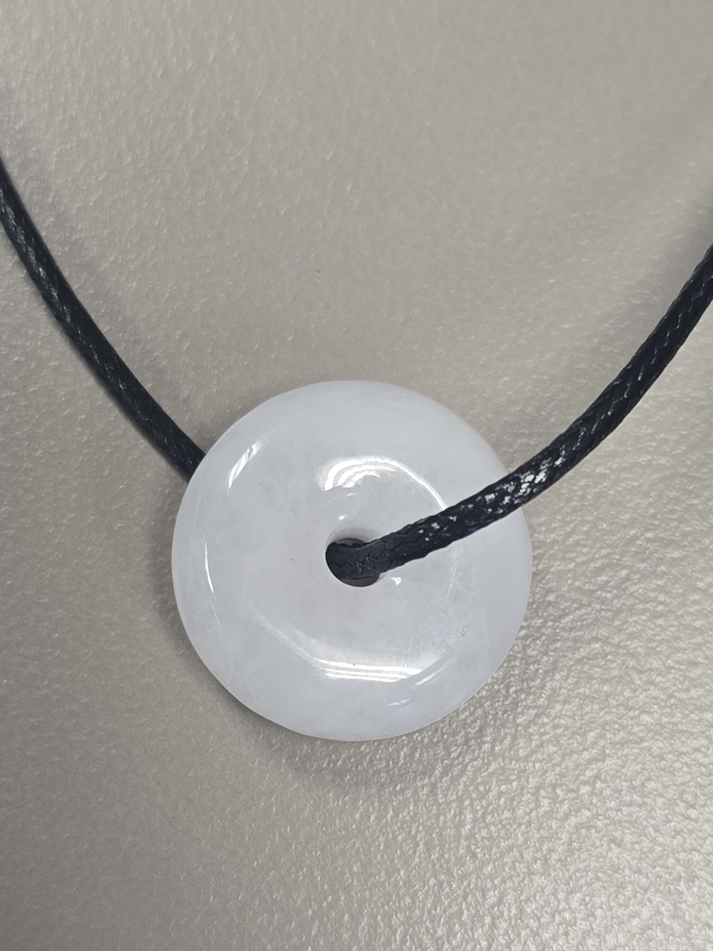 NWOT White Jade Donut Pendant Necklace Natural Stone Pi Disc Cord